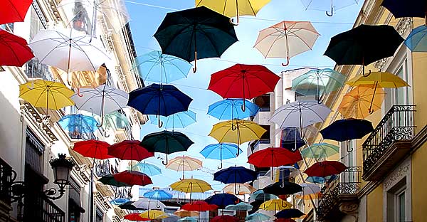 Deštníková ulice ve městě Alicante