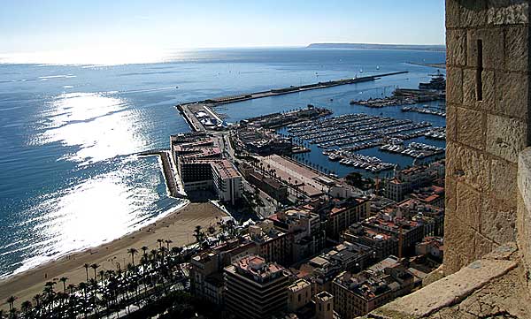 Pohled na přístav města Alicante