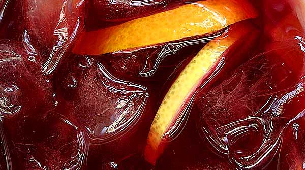 Osvěžující nápoj z červeného vína – Sangria