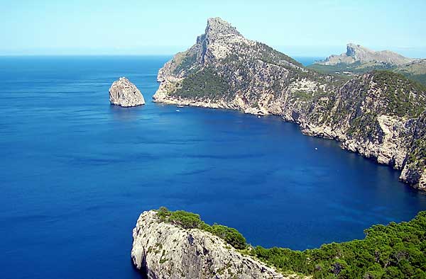 Vyhlídka na záliv na pobřeží Mallorcy