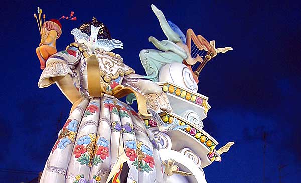 Vítání jara s karikaturou Las Fallas